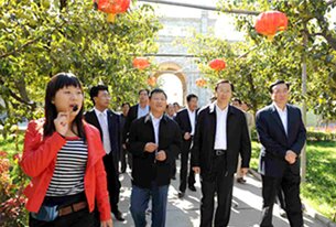 农业部部长韩长斌来酒庄视察.